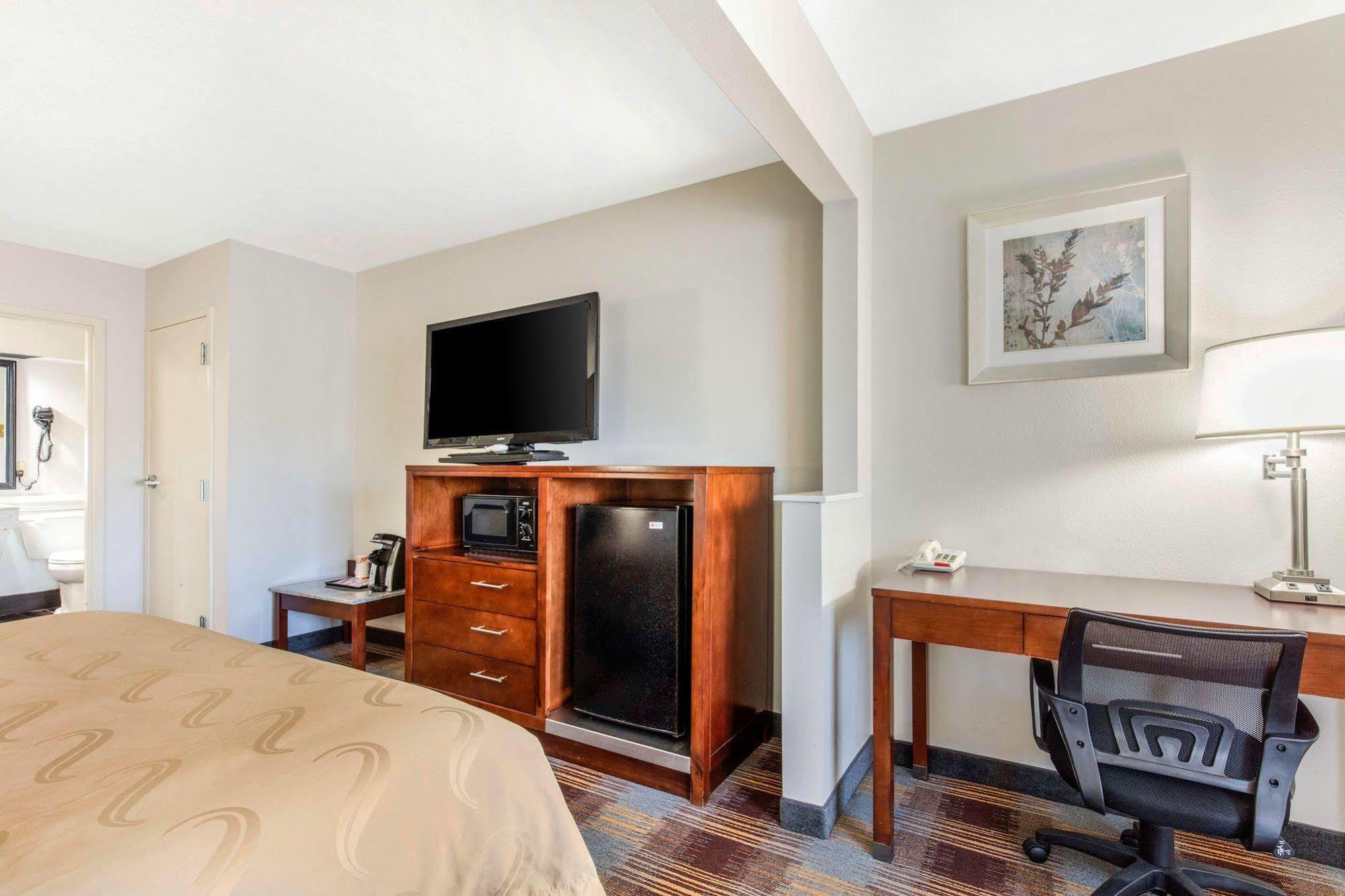 Quality Inn Airport I-240 孟菲斯 外观 照片