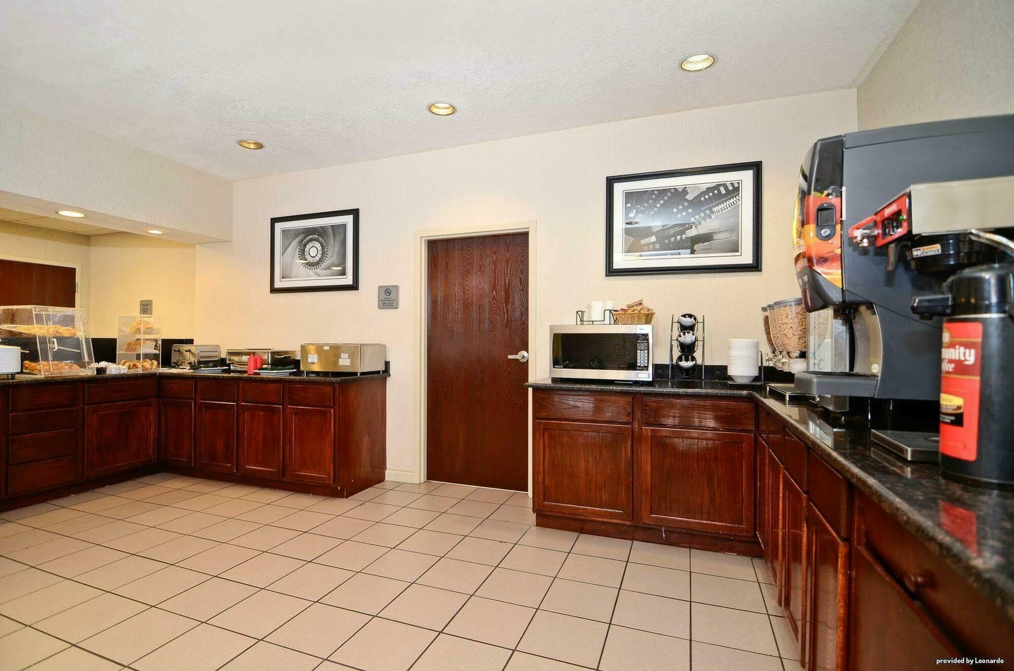 Quality Inn Airport I-240 孟菲斯 外观 照片